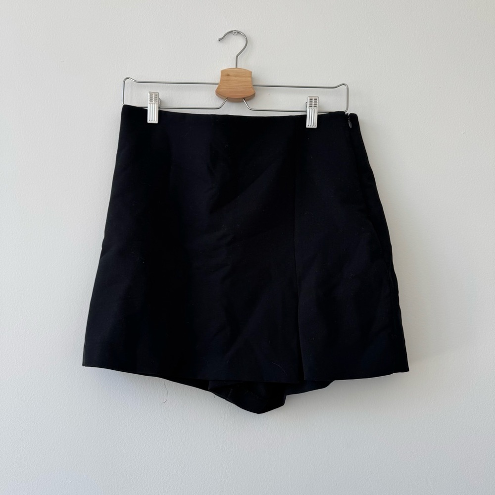 Zara Black Skorts High-Waisted Minimalist Design